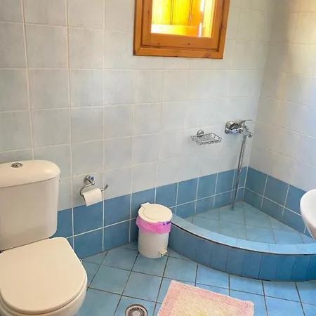 Velonas Mpakas Country *