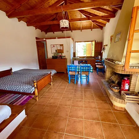 Casa vacanze Velonas Mpakas Country ,steps To The Sea *