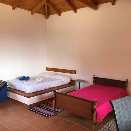 Velonas Mpakas Country Nyaraló