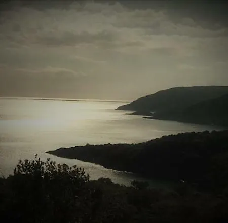 بيت للعطل Velonas Mpakas Country ,steps To The Sea *