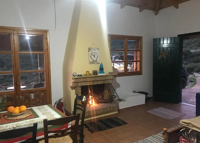 Velonas Mpakas Country ,steps To The Sea Tatil Evi *