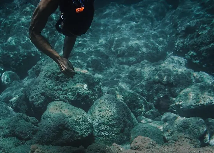 Velonas Mpakas Country ,steps To The Sea *