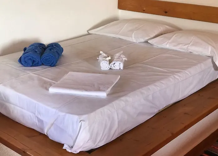 Velonas Mpakas Country ,steps To The Sea *